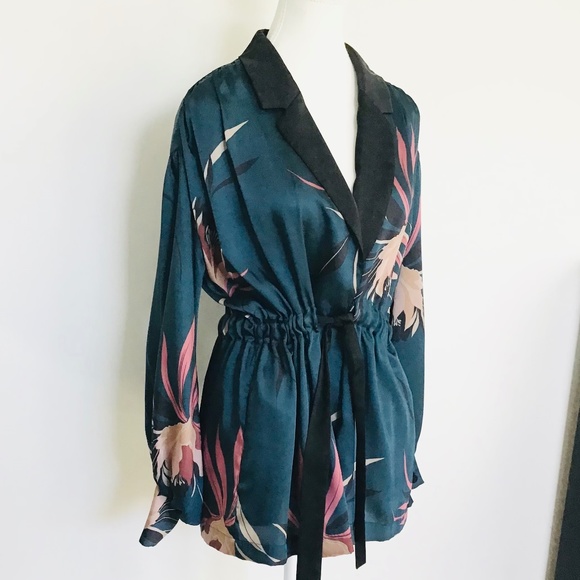 ZARA fits size S-M silky jacket blouse in dark green with floral pattern - Picture 2 of 11